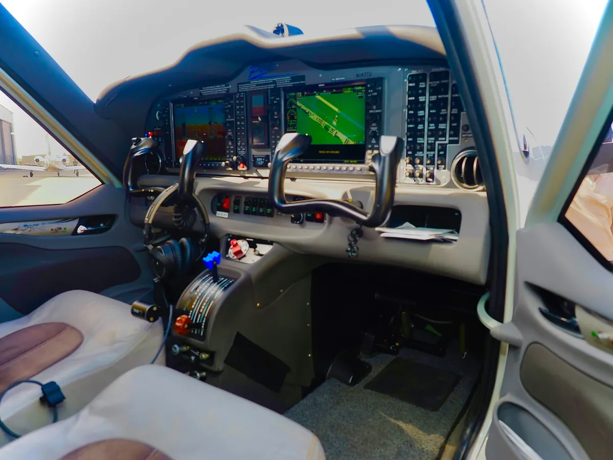 Glass cockpit of a business aircraft